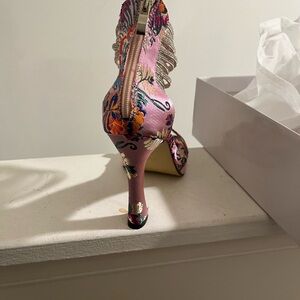 Very pretty colorful heels strap around ankle